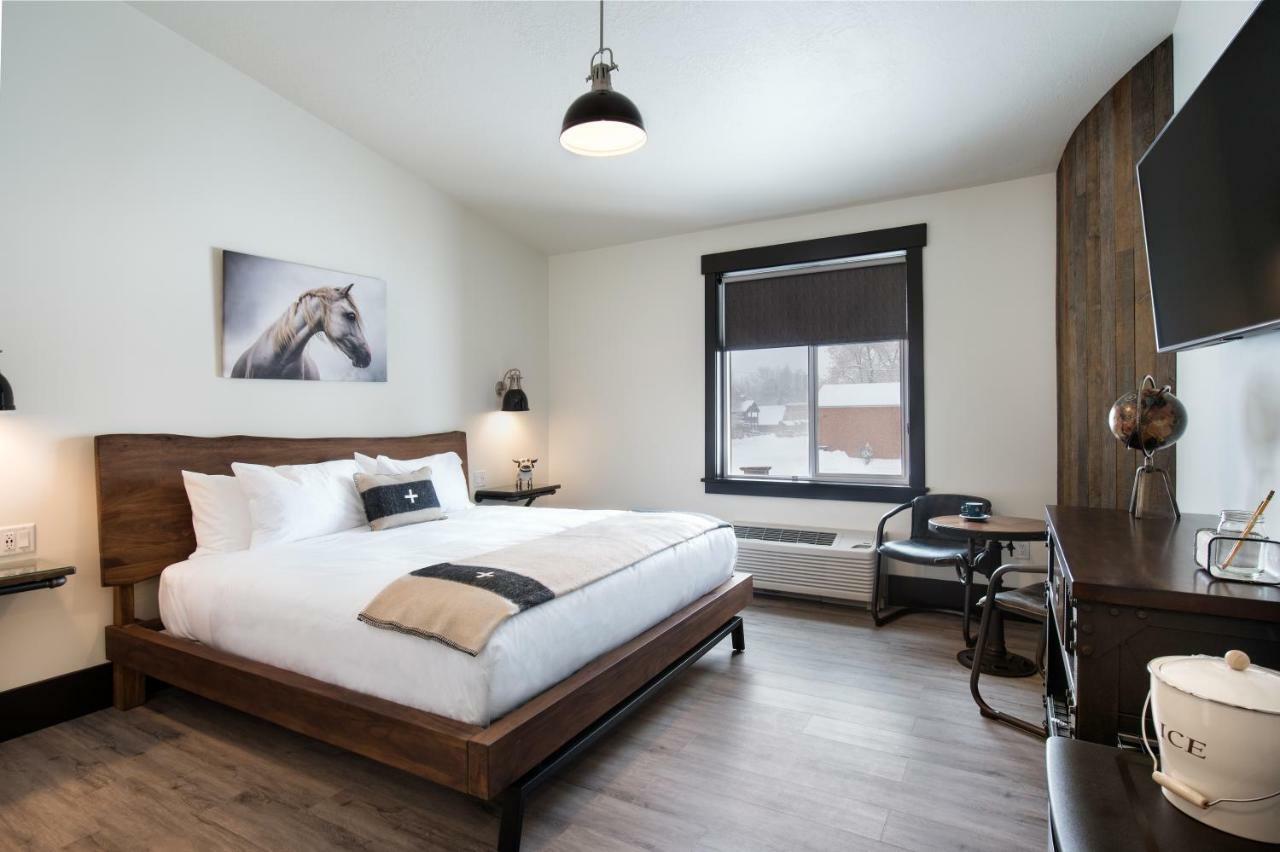 Compass Rose Lodge Huntsville Екстер'єр фото